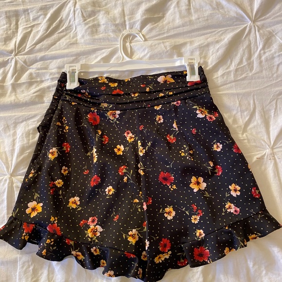 Skort - Picture 3 of 3